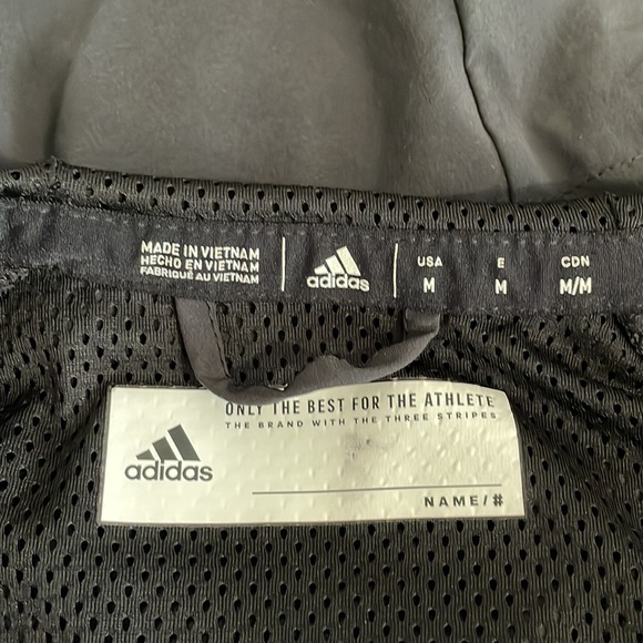 Adidas Umass Jacket size M - Picture 13 of 14